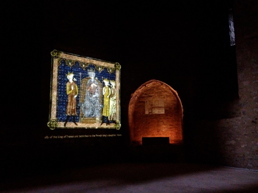 A beautiful show illustrating the history of Provins through animated illuminations from medieval texts